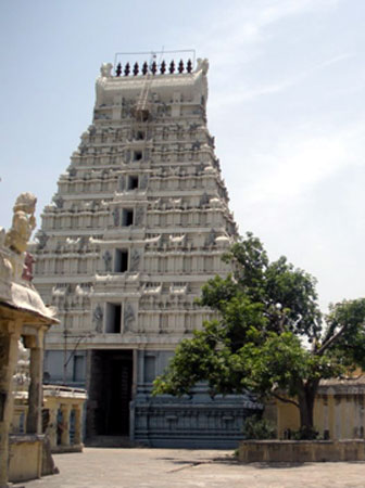Tiruvamathur Gopuram